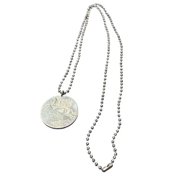 Pegasus Italian Coin Pendant Necklace 10 Lira Vintage Repubblica Italiana Lire - Picture 3 of 3